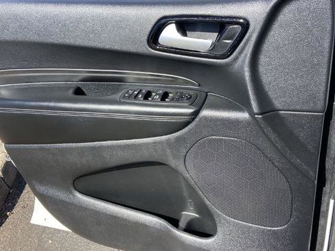 Used 2022 Dodge Durango SXT image 17
