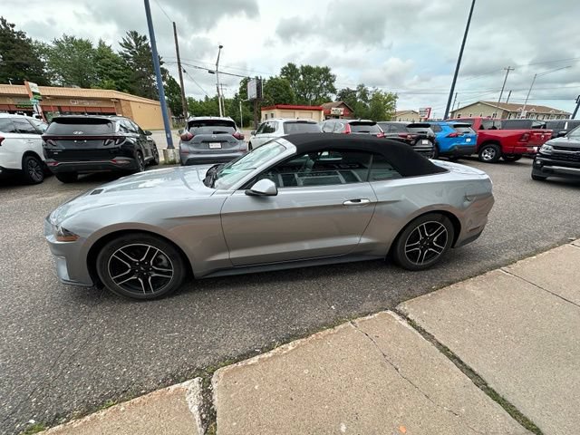 Used 2022 Ford Mustang Premium RWD image 4