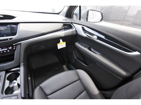 New 2026 Cadillac XT5 Premium Luxury w/ Driver Assist Package FWD image 10