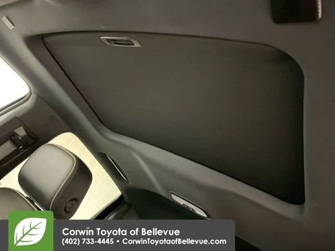 Used 2024 GMC Canyon Denali image 23