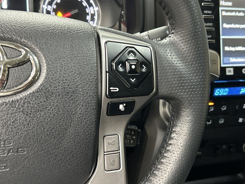 Used 2022 Toyota 4Runner Limited AWD/4WD image 19