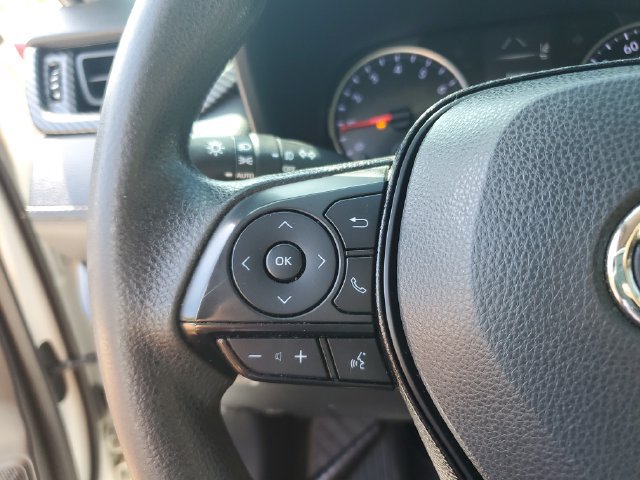 Used 2020 Toyota RAV4 XLE AWD/4WD image 24
