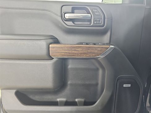Used 2021 Chevrolet Silverado 1500 High Country image 34
