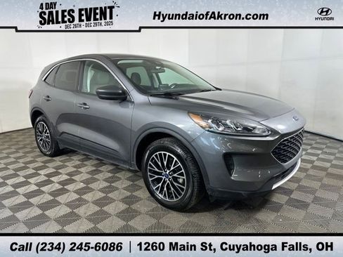 Used 2022 Ford Escape SE w/ Cold Weather Package image 1