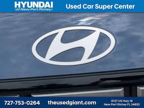 Used 2026 Hyundai Santa Fe SEL w/ Tow & Go Package FWD image 12