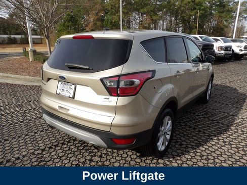 Used 2017 Ford Escape SE image 6
