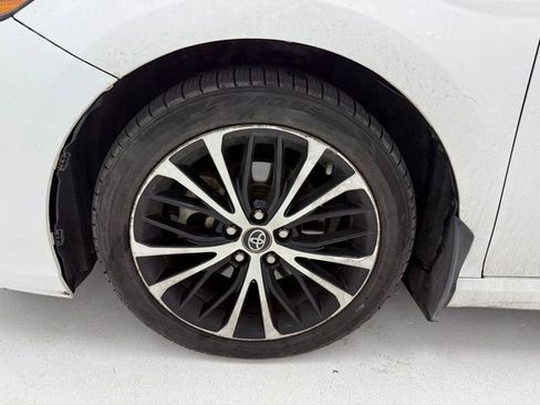 Used 2018 Toyota Camry SE image 7