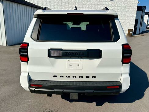Used 2025 Toyota 4Runner SR5 AWD/4WD image 6