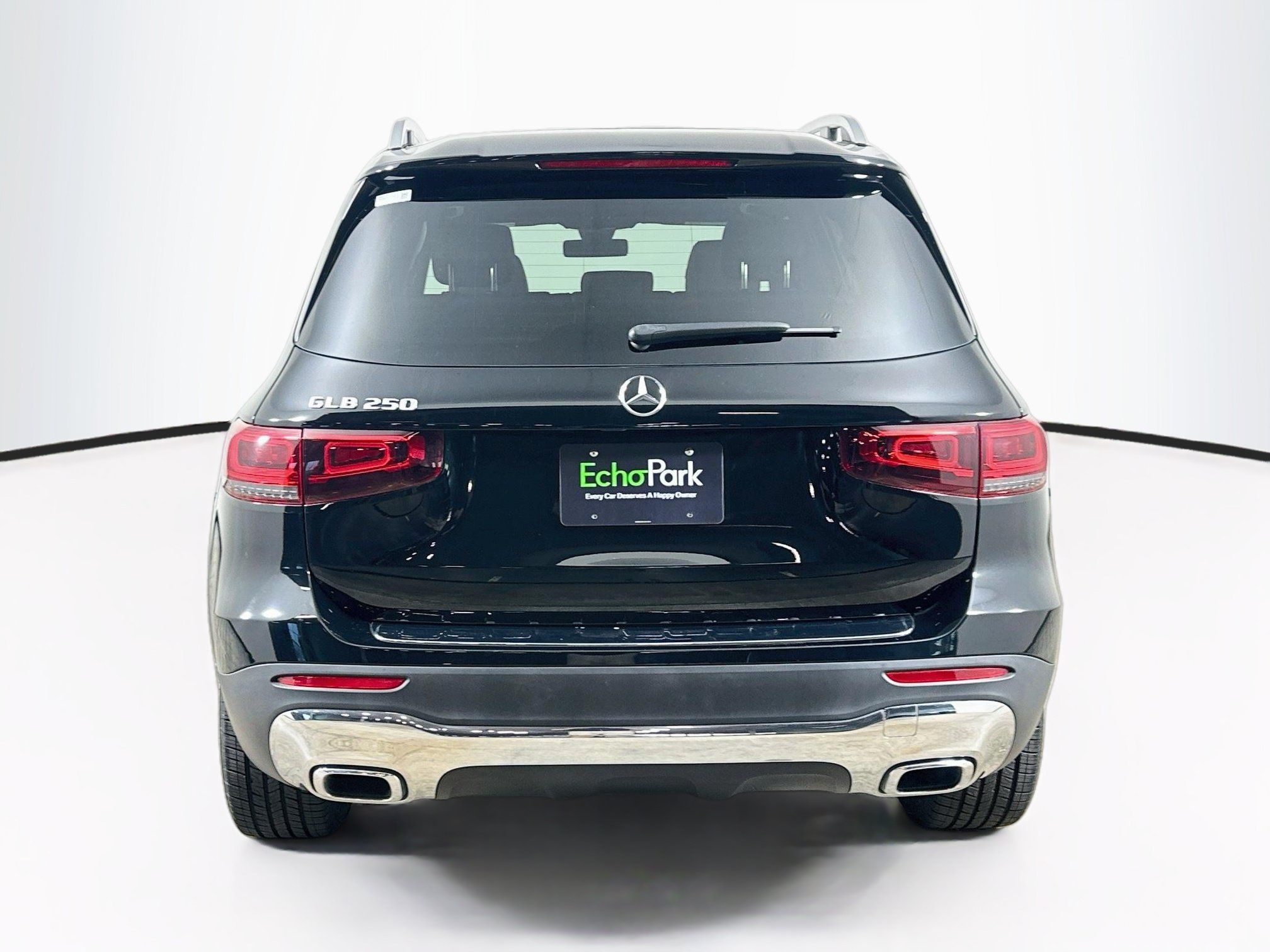 Used 2023 Mercedes-Benz GLB 250 w/ Premium Package image 7