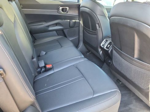 Certified 2025 Kia Sorento S w/ Panoramic Sunroof Package AWD/4WD image 20