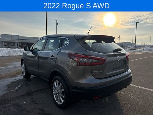 Used 2022 Nissan Rogue Sport S image 6