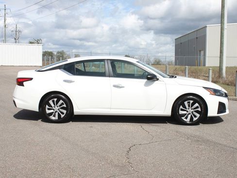 Used 2024 Nissan Altima 2.5 S image 17