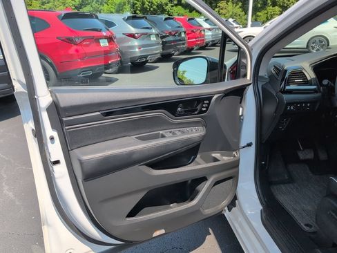 Used 2024 Honda Odyssey Elite image 8