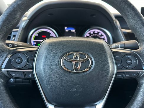 Used 2023 Toyota Camry LE image 29