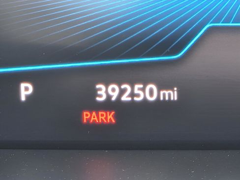 Certified 2022 Volkswagen Tiguan SE R-Line FWD image 20
