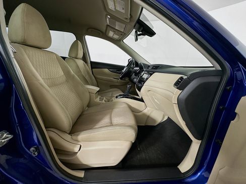 Used 2020 Nissan Rogue SV image 30