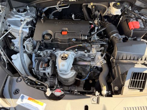 Certified 2023 Honda HR-V LX image 30