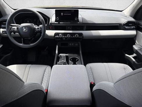 Used 2023 Honda Pilot LX image 19