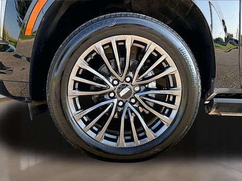 Used 2025 Cadillac Escalade Sport Platinum w/ LPO, Floor Liner Package AWD/4WD image 8