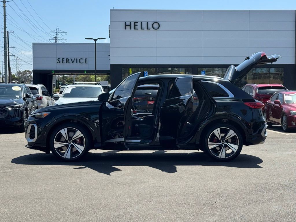 Used 2025 Audi SQ5 Prestige AWD/4WD image 27