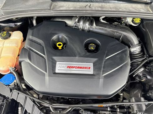 Used 2017 Ford Focus RS AWD/4WD image 37