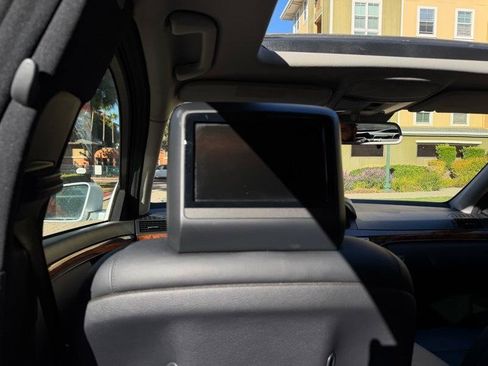 Used 2010 Mercedes-Benz S 550 image 40