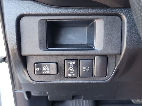 Used 2018 Toyota Tacoma Limited AWD/4WD image 18