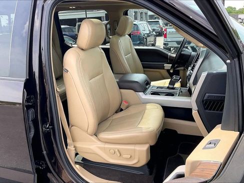 Used 2019 Ford F150 Lariat w/ Equipment Group 502A Luxury AWD/4WD image 32