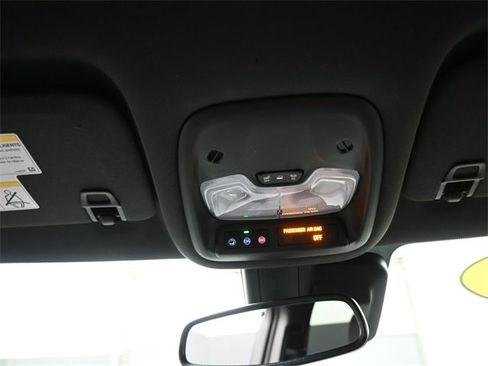 Used 2023 Chevrolet TrailBlazer RS w/ Convenience Package image 12