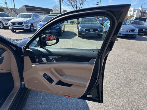 Used 2016 Porsche Panamera 4 Edition w/ Premium Package Plus image 21