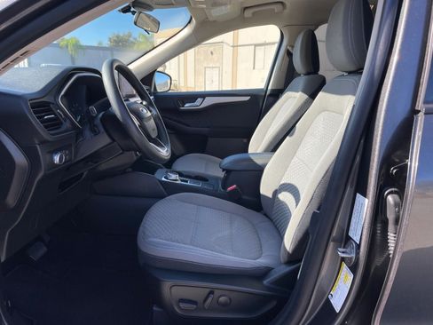 Used 2020 Ford Escape SE FWD image 13