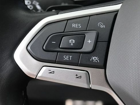 Used 2024 Volkswagen Atlas SEL Premium R-Line AWD/4WD image 17