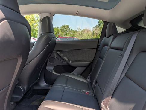 Used 2023 Tesla Model Y Long Range AWD/4WD image 17