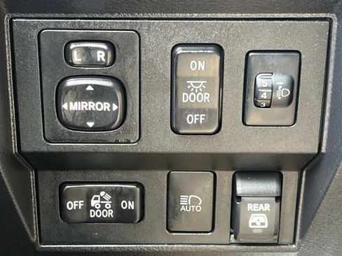 Used 2020 Toyota Tundra SR5 w/ SX Package AWD/4WD image 32