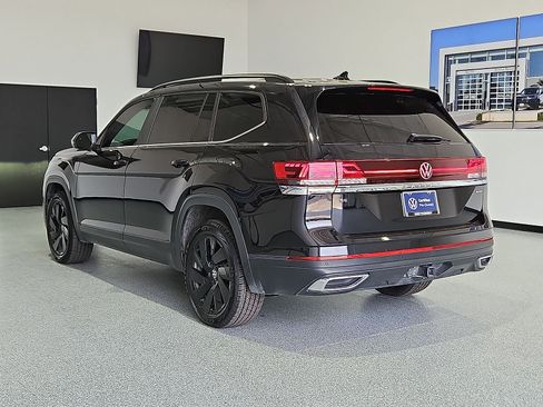 Certified 2024 Volkswagen Atlas SE w/ Panoramic Sunroof Package AWD/4WD image 6