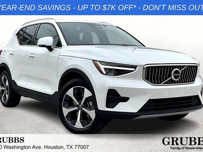 Used 2025 Volvo XC40 B5 Core