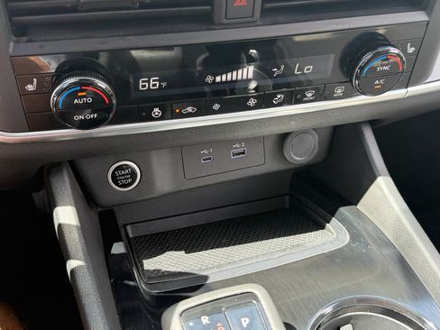 Certified 2023 Nissan Rogue SV w/ SV Premium B Package FWD image 27
