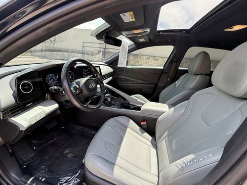Used 2024 Hyundai Elantra Limited FWD image 18