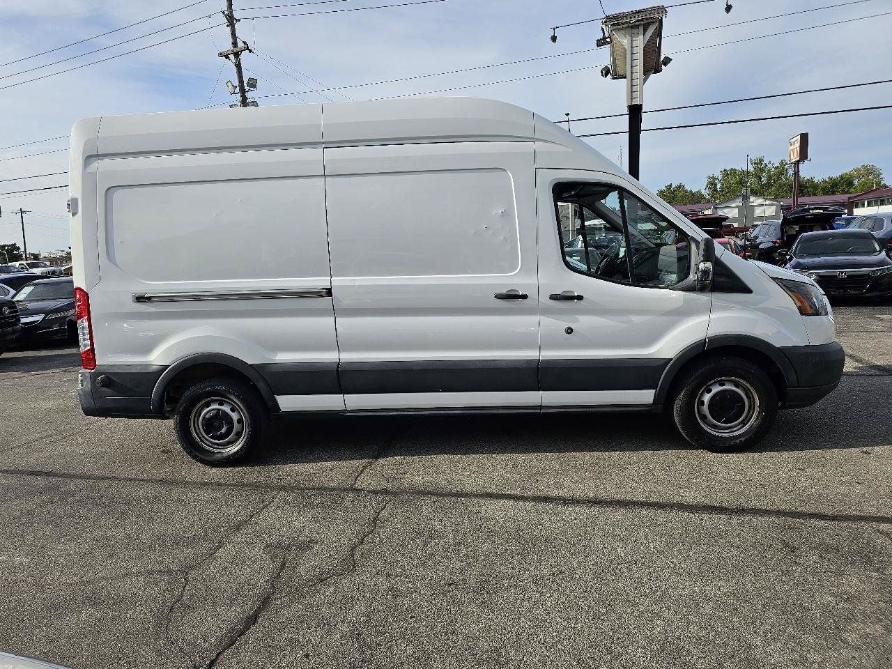 Used 2017 Ford Transit 250 148 High Roof RWD image 4