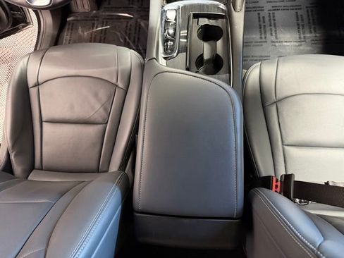 Used 2024 Buick Enclave Premium image 34