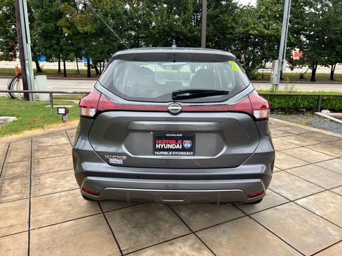 Used 2024 Nissan Kicks S FWD image 12
