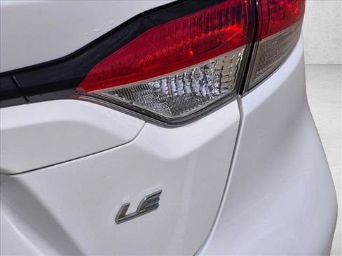 Used 2023 Toyota Corolla LE FWD image 9