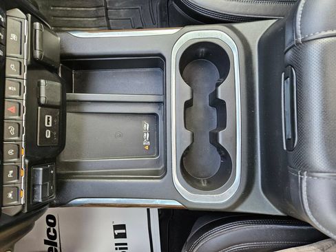 Used 2021 Chevrolet Silverado 1500 High Country w/ Technology Package AWD/4WD image 18