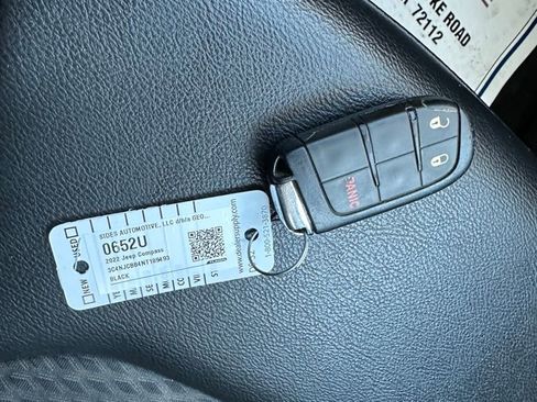 Used 2022 Jeep Compass Latitude image 18