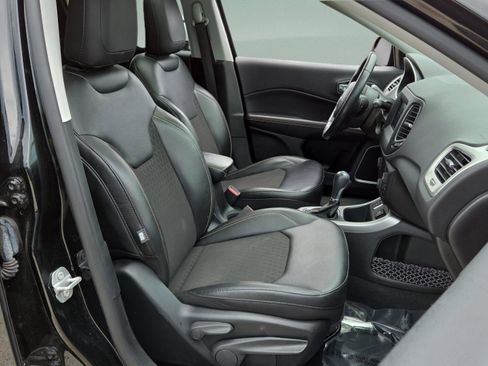 Used 2020 Jeep Compass Latitude FWD image 17