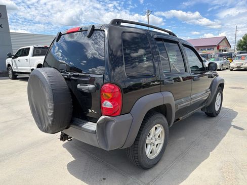 Used 2004 Jeep Liberty Sport w/ PWR Convenience Group AWD/4WD image 8
