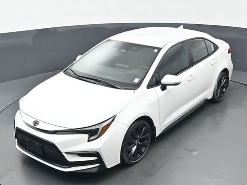 Used 2023 Toyota Corolla SE image 41