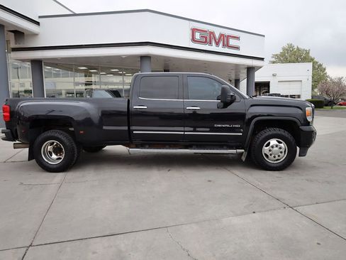 Used 2015 GMC Sierra 3500 Denali w/ Duramax Plus Package image 7