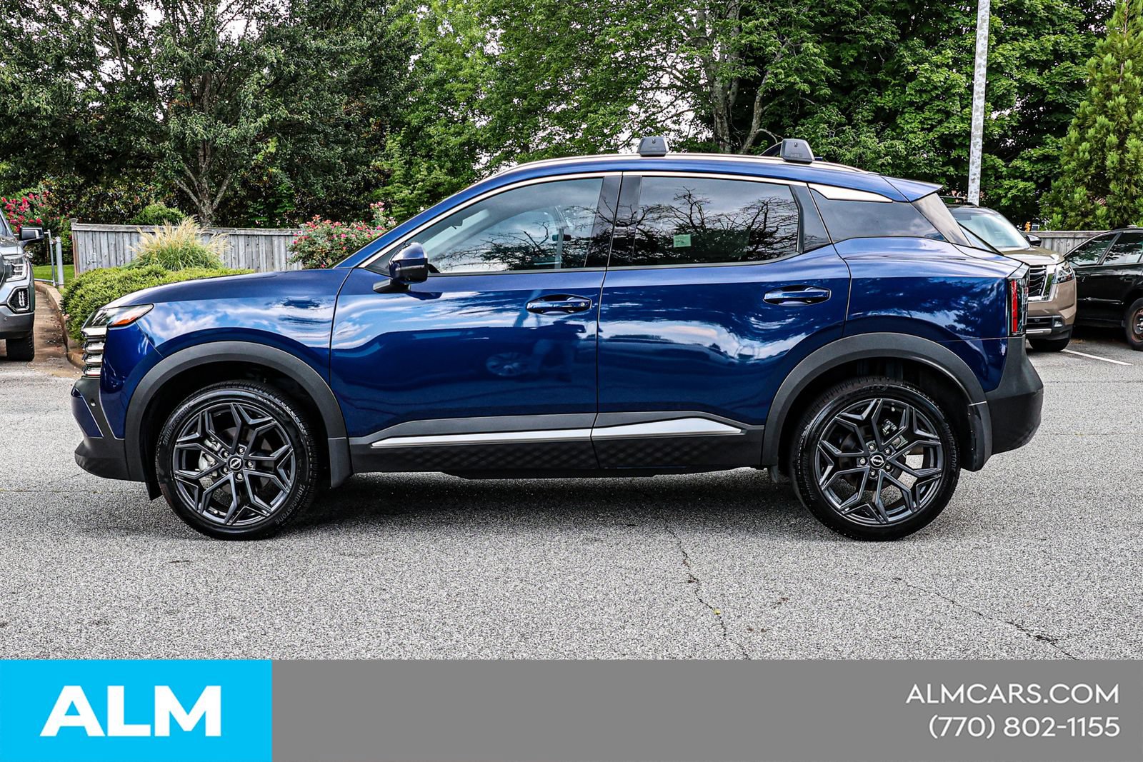 Used 2025 Nissan Kicks SR w/ SR Premium Package FWD image 9