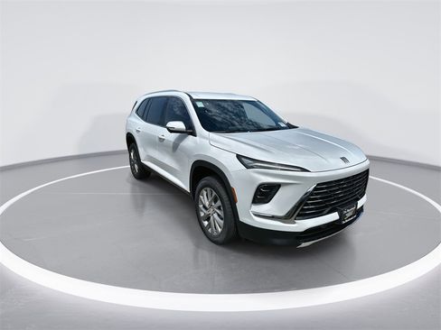 New 2026 Buick Enclave Preferred w/ Power Package image 2